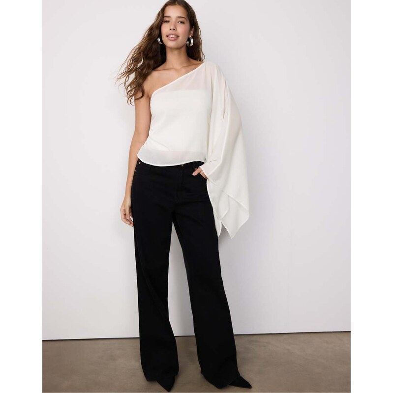 Stradivarius Asymmetric cape in ecru-White 114775423