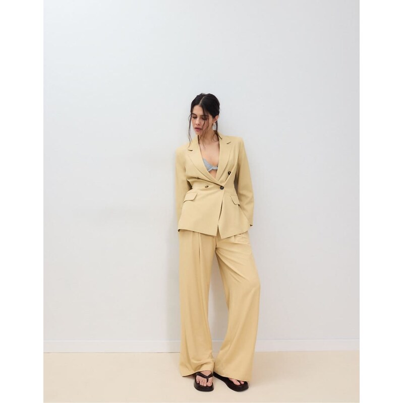 Stradivarius Belted blazer in pastel yellow 114775425