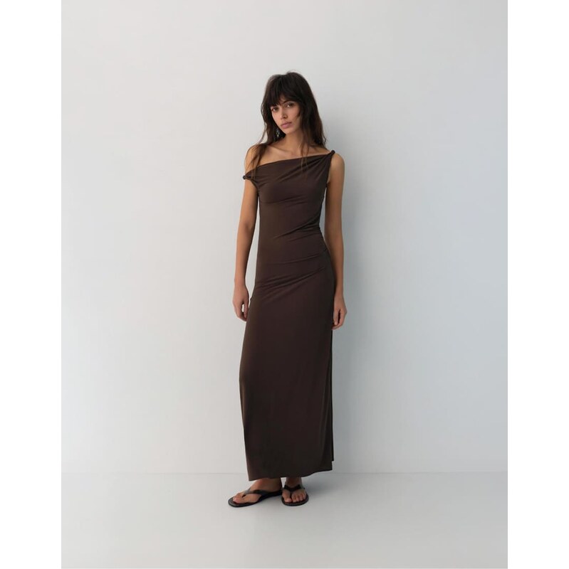 Pull&Bear Asymmetric midi dress in brown 114775542