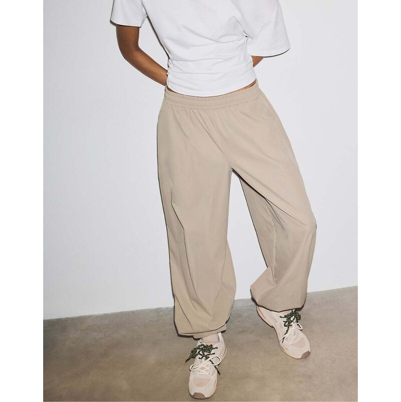 Stradivarius Technical balloon parachute trousers in stone-White