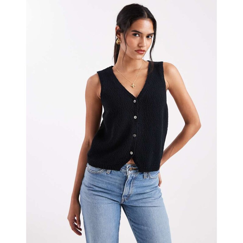 Levis boucle vest in black