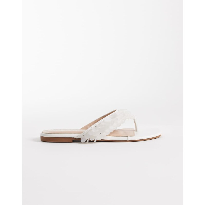 Glamorous flip flops with shell in off white 115518970