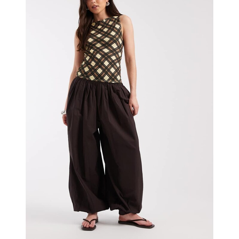 AWARE woven balloon trousers with cuffed ankle in chocolate