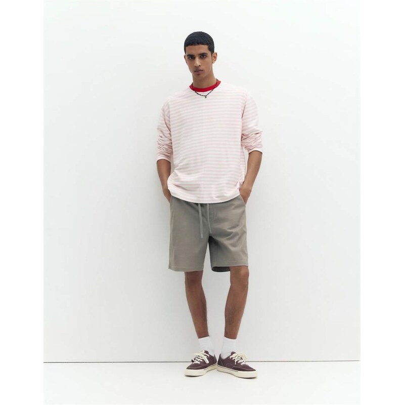 Pull&Bear Bermuda shorts with elastic waistband in grey