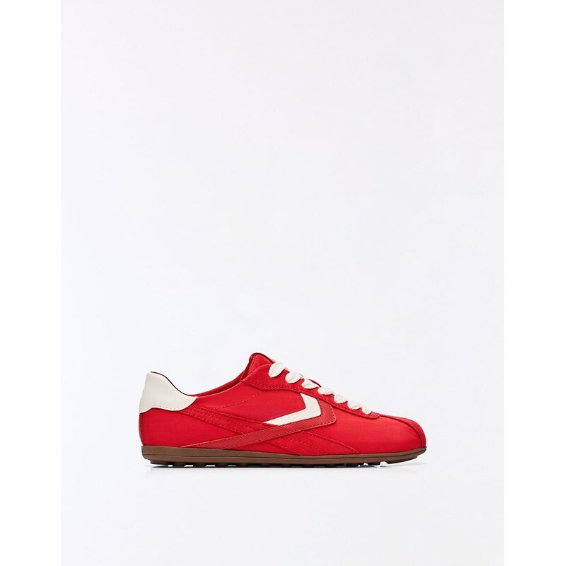 Bershka Flat sole trainers in red 114814548