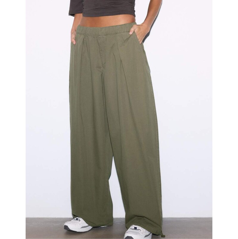 Stradivarius Barrel poplin trousers with stoppers in khaki-Green