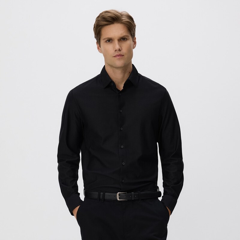 Reserved - Košile slim fit s vysokým podílem bavlny - černý