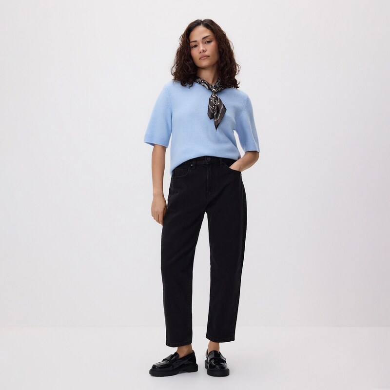 Reserved - Jeansy mom fit slim se zkrácenou nohavicí - černý