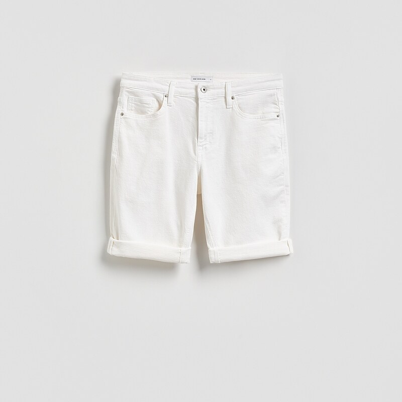 Reserved - Džínové šortky slim fit - bílá