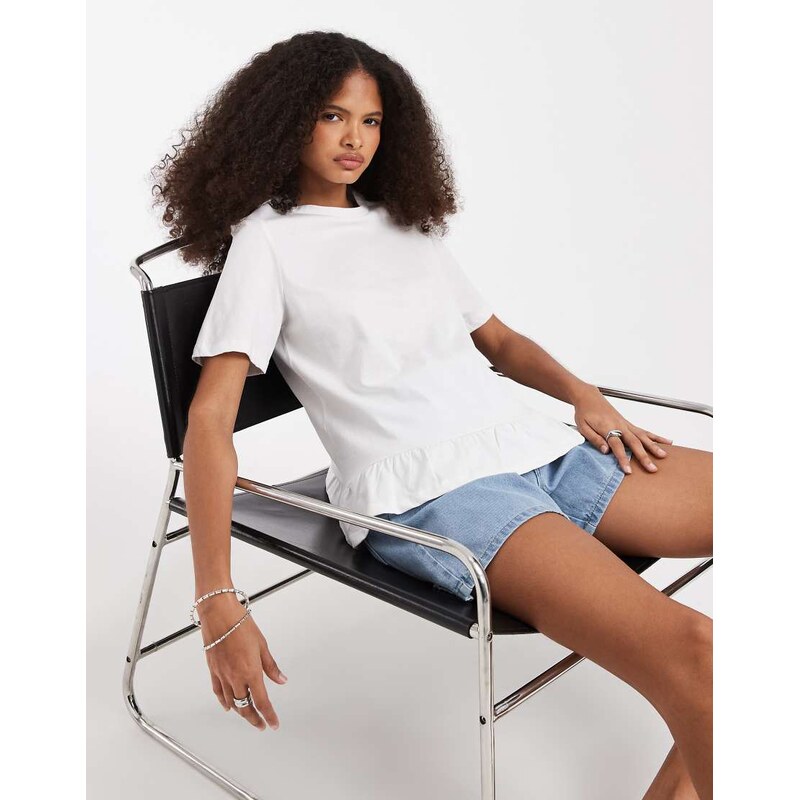Pieces frill trim t-shirt in white