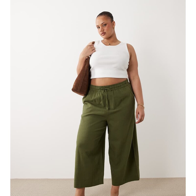 New Look Plus New Look Curve linen blend cropped trousers in khaki 115052058