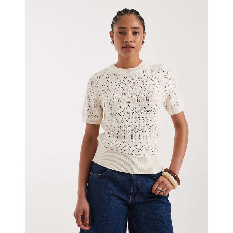 New Look stitchy t-shirt in cream-White 114873578