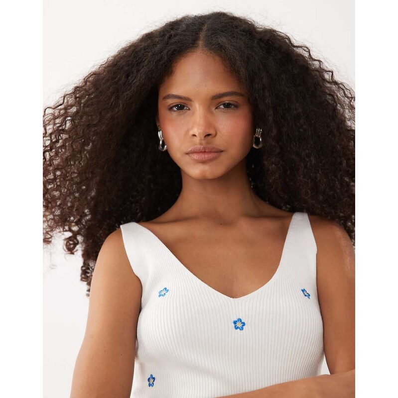 JDY knitted vest in white with flower embroidery-Pink