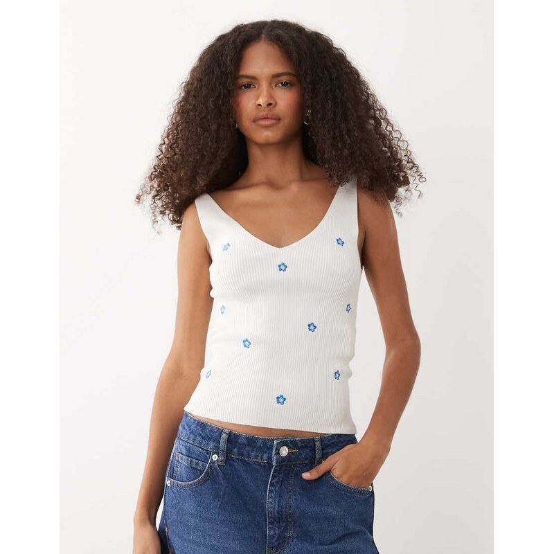 JDY knitted vest in white with flower embroidery-Pink