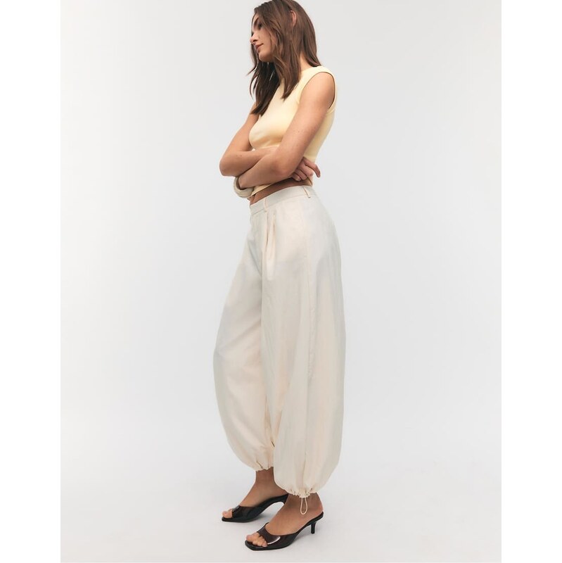 Stradivarius Darted technical sarouel trousers in ecru-White