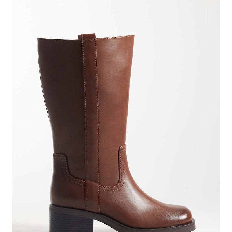 ASOS DESIGN Curve Cherry pull on trucker boot in chocolate-Brown 115521341