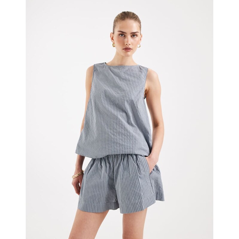 ASOS DESIGN pull on shorts in blue stripe