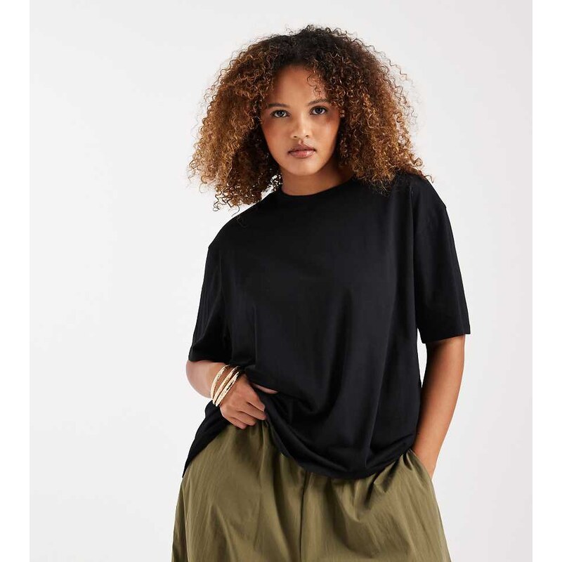 New Look Plus New Look Curve oversized t-shirt in black 114927835