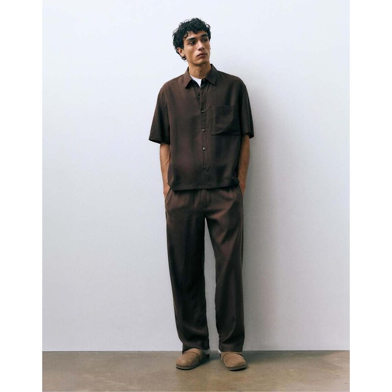Pull&Bear Short sleeve shirt with pocket in chocolate-Brown