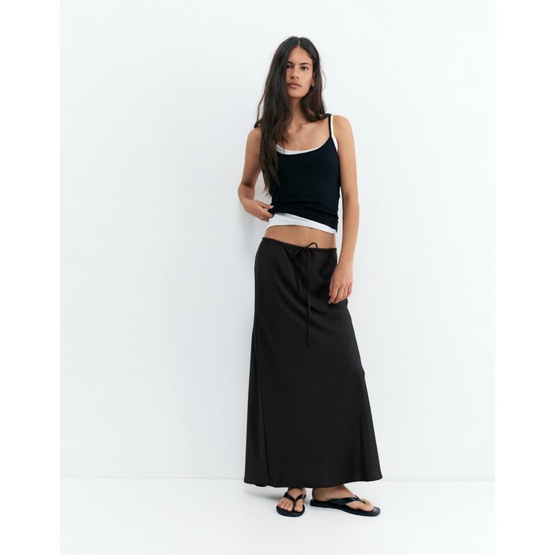 Pull&Bear Satin midi skirt in black 114927989