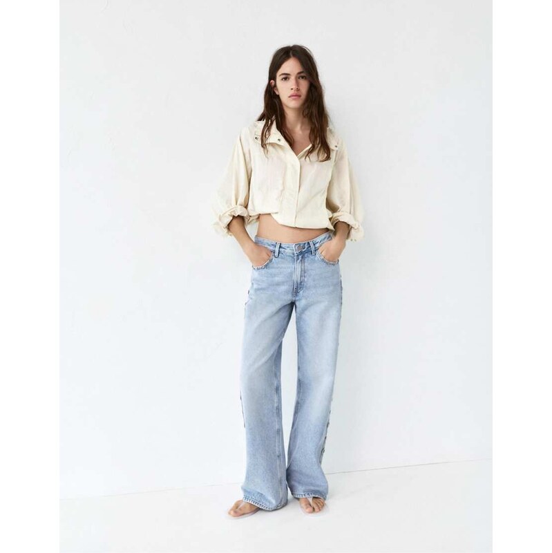 Pull&Bear Baggy jeans with button detail in medium blue 114928048