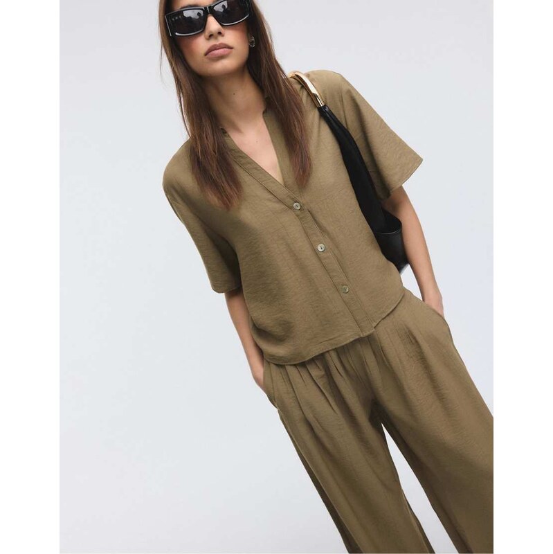 Stradivarius Darted palazzo trousers in brown
