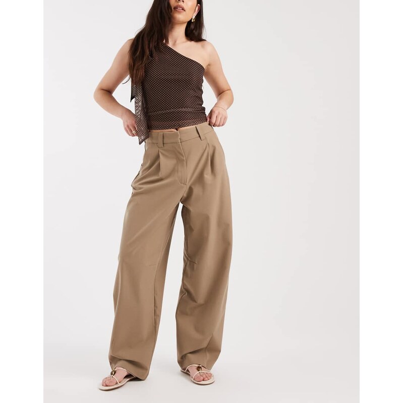 ASOS DESIGN tailored arch barrel trousers in taupe-Neutral