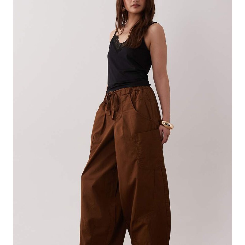 ASOS Petite ASOS DESIGN Petite pull on barrel trousers in chocolate 114969253