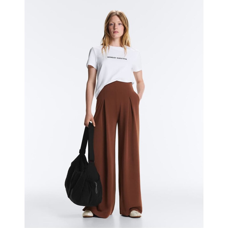 OYSHO Long trousers with soft touch modal and pleat detail in coffee 114935235