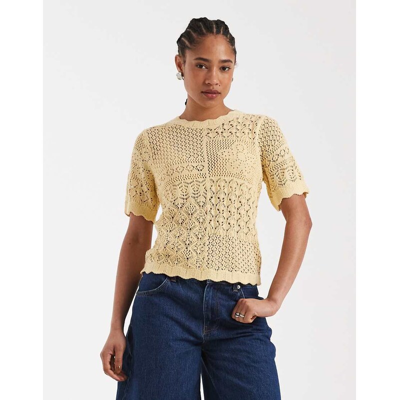 New Look short sleeve pointelle t-shirt in yellow 114935102