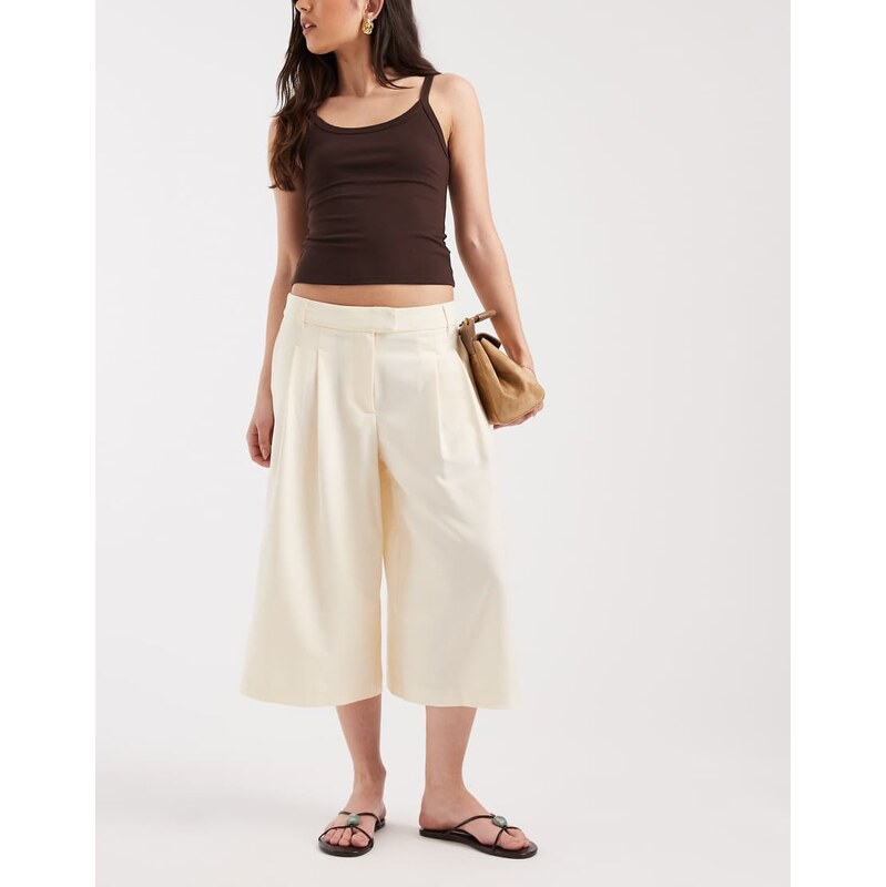 ASOS DESIGN tailored wide bermuda culottes in cream-White