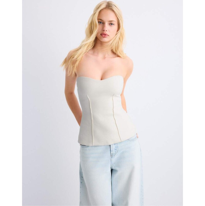 Stradivarius Bandeau sweetheart neckline in ecru-White
