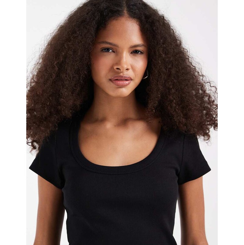 Vero Moda ribbed scoop neck t-shirt in black