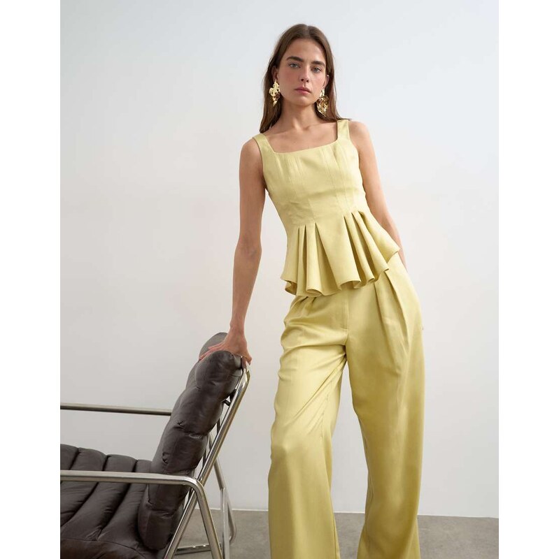 Topshop curve hem tailored top in buttermilk-Yellow 115531871