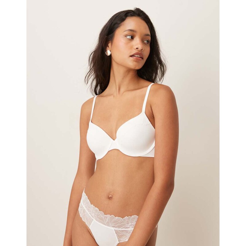 Calvin Klein Perfectly Fit Lace lightly lined perfect coverage