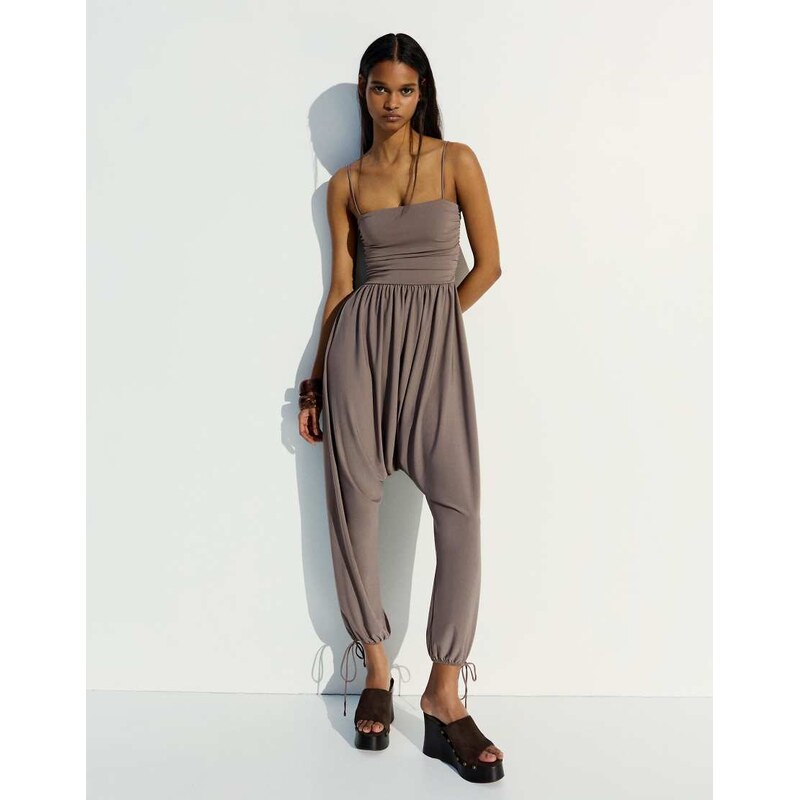 Bershka Sarouel jumpsuit in beig-Brown 114959100