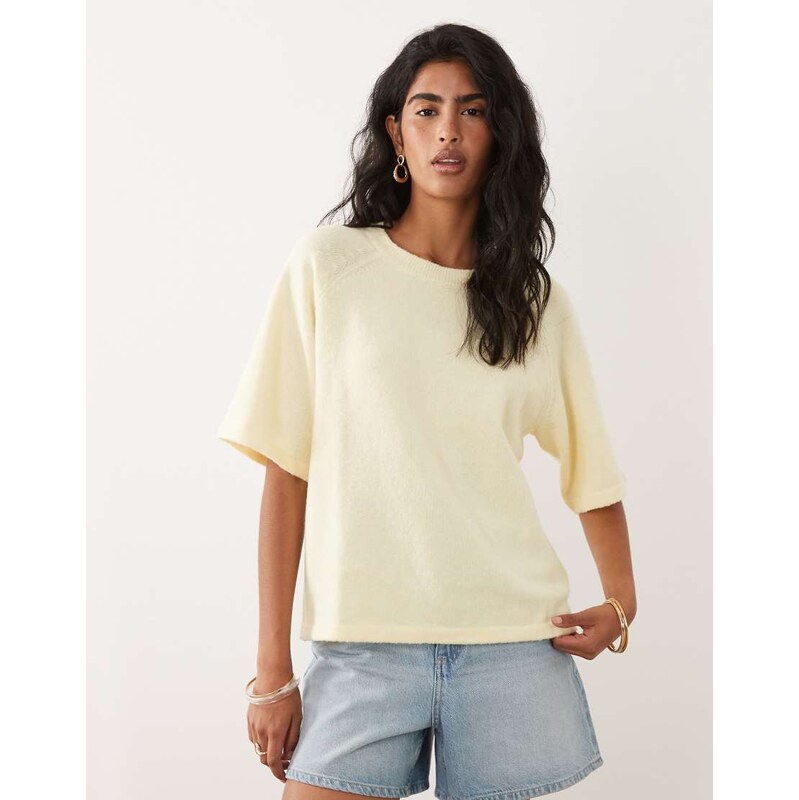 Vila short sleeve boxy soft knitted t-shirt in pastel yellow