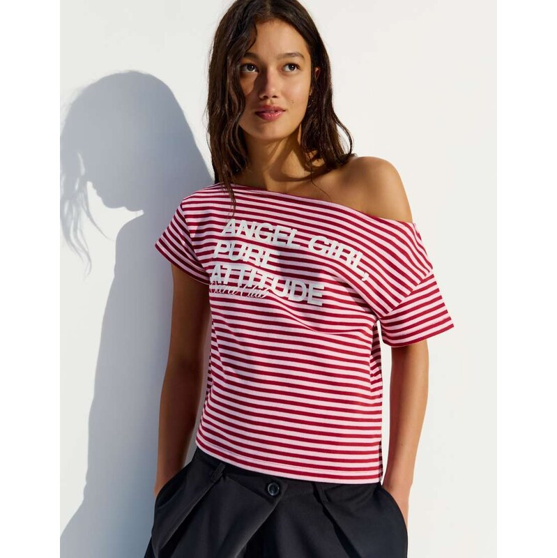 Bershka Short sleeve asymmetric neck print jumper in pink 114969799