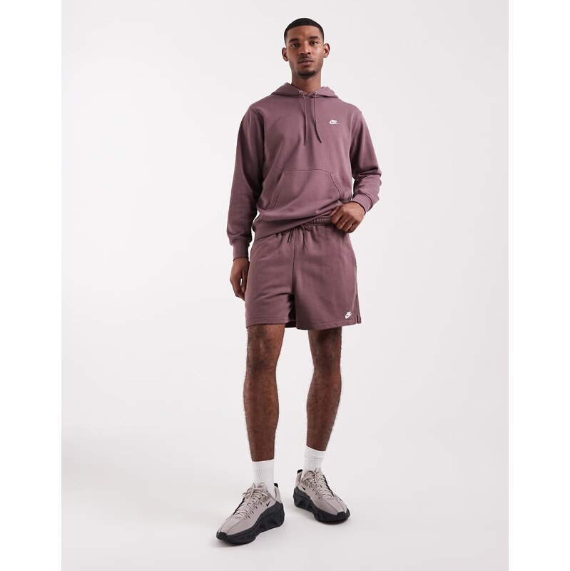 Nike Club French Terry shorts in purple-Brown