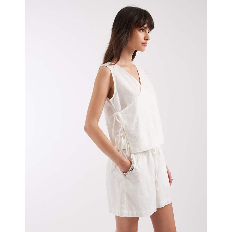 JJXX co-ord structured shorts in white 114977028