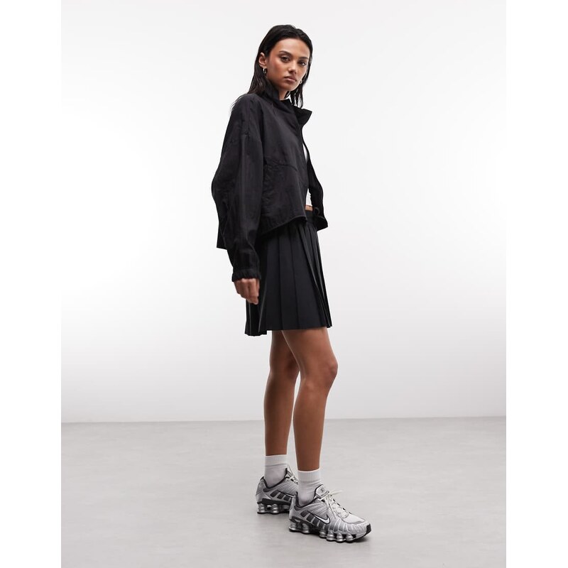 Nike funnel neck cropped windrunner jacket in black