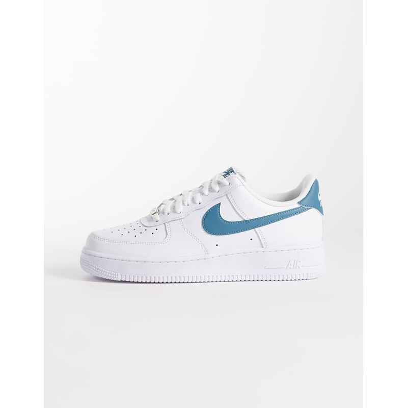 Nike Air Force 1 07 ESS trainers white and blue