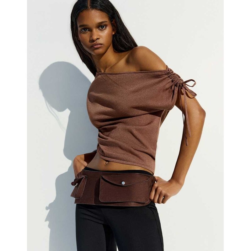 Bershka Asymmetric t-shirt in brown 115005789