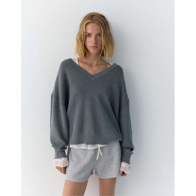 Pull&Bear V-neck jumper in bluish grey 115007285