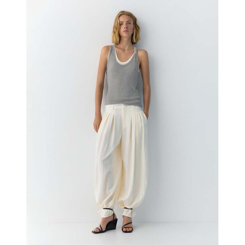 Pull&Bear Barrel darted trousers in beige-Neutral 115007286