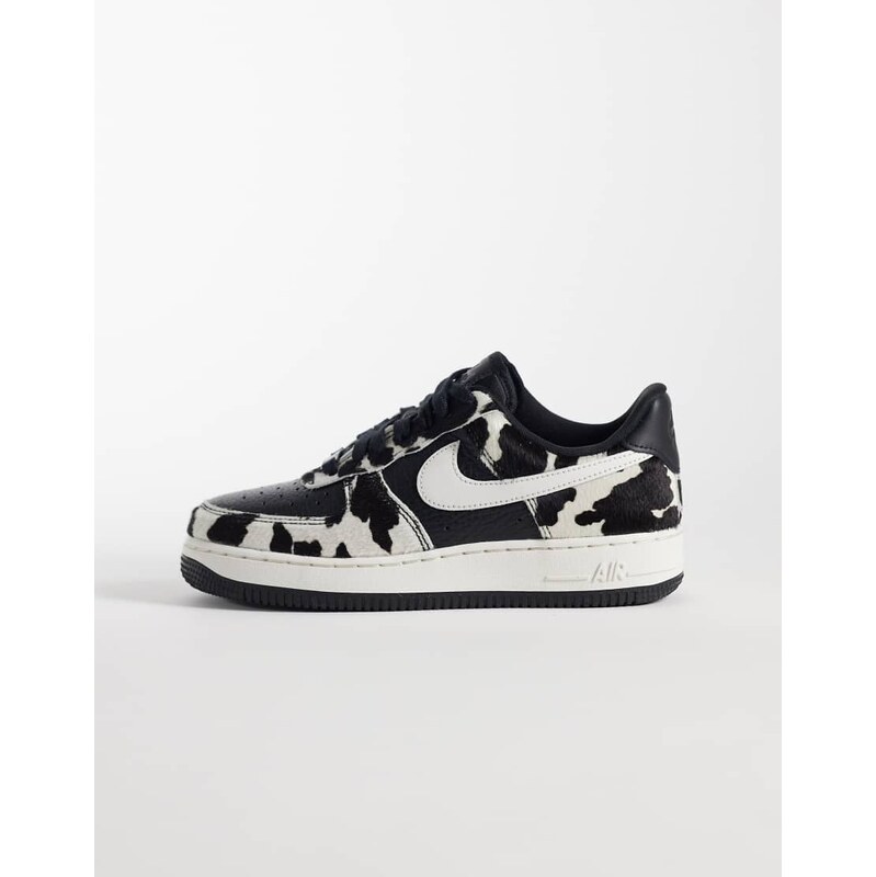 Nike Air Force 1 07 trainers in black cow print