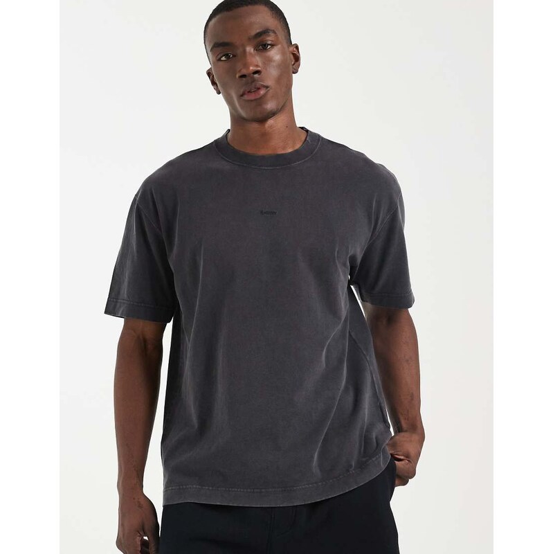 Hollister heavyweight elevated chest logo t-shirt in black