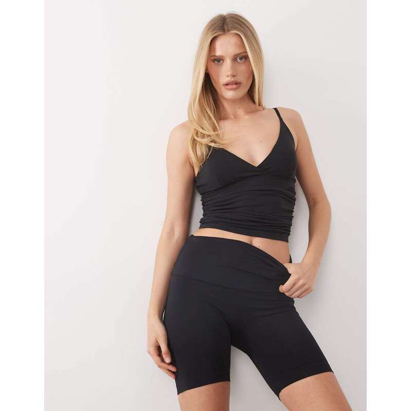 4505 plush handle ruched side vest with inner bra in black