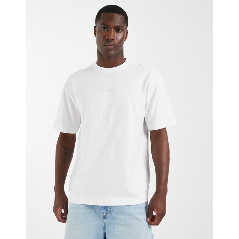 Hollister chest logo t-shirt in white