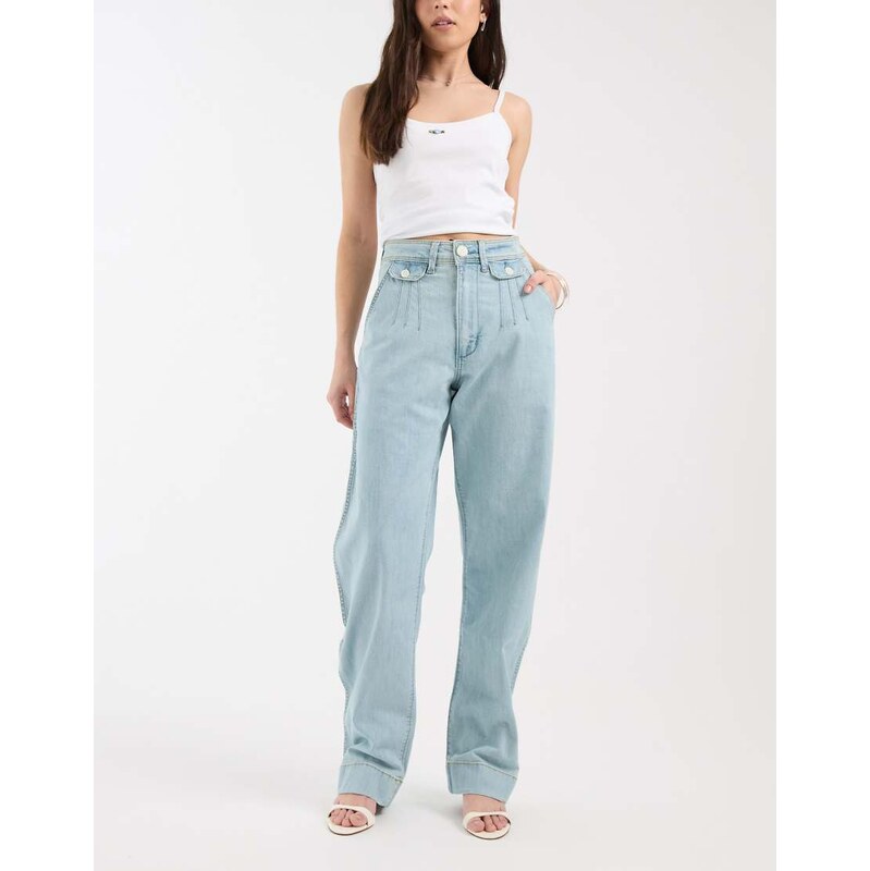 Wrangler barrel leg jean in light wash blue 115040236